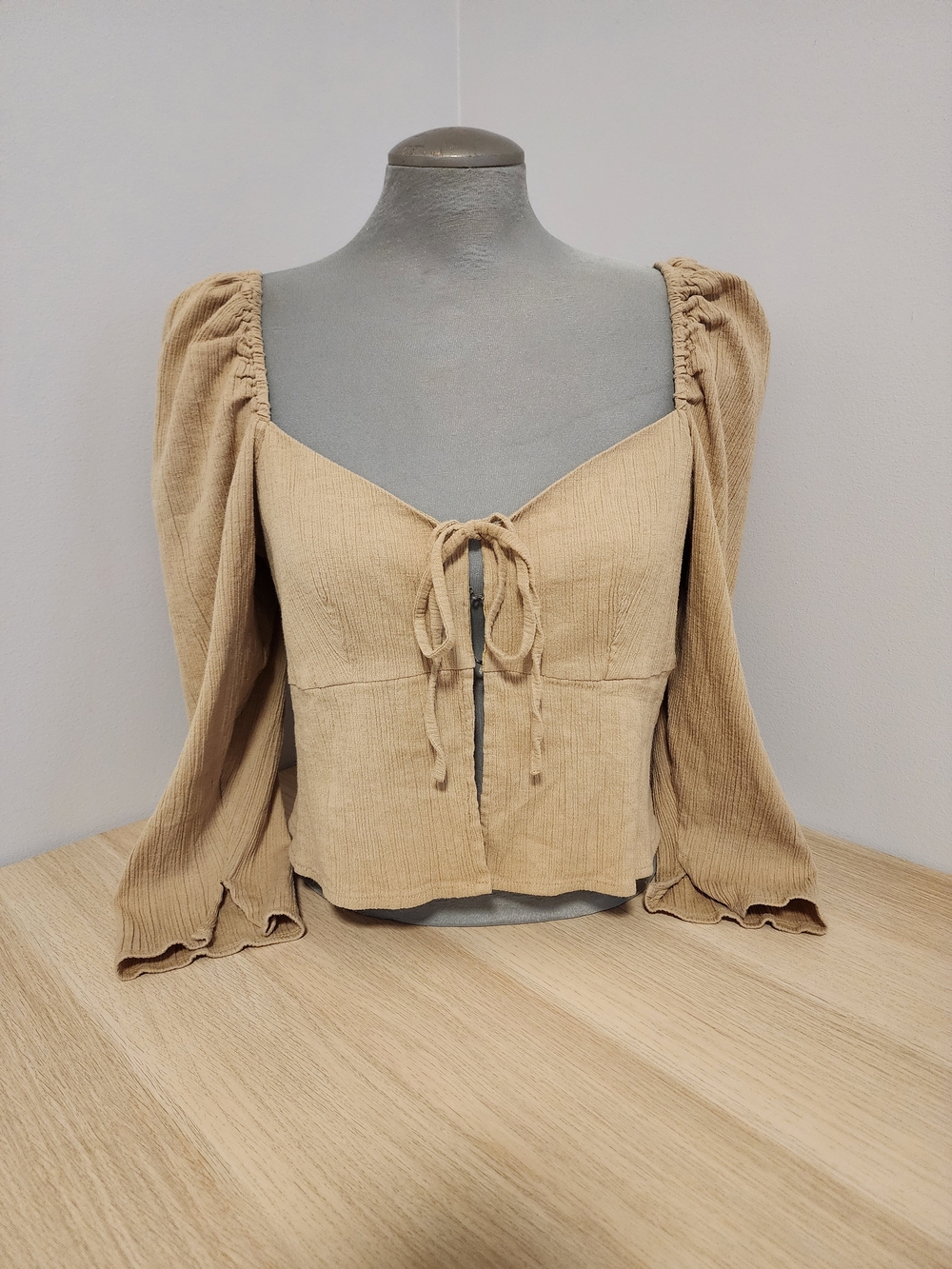 Oak + Fort Beige Babydoll Tie-Front Crop Blouse Puff Sleeve Size L Romantic - Picture 15 of 15